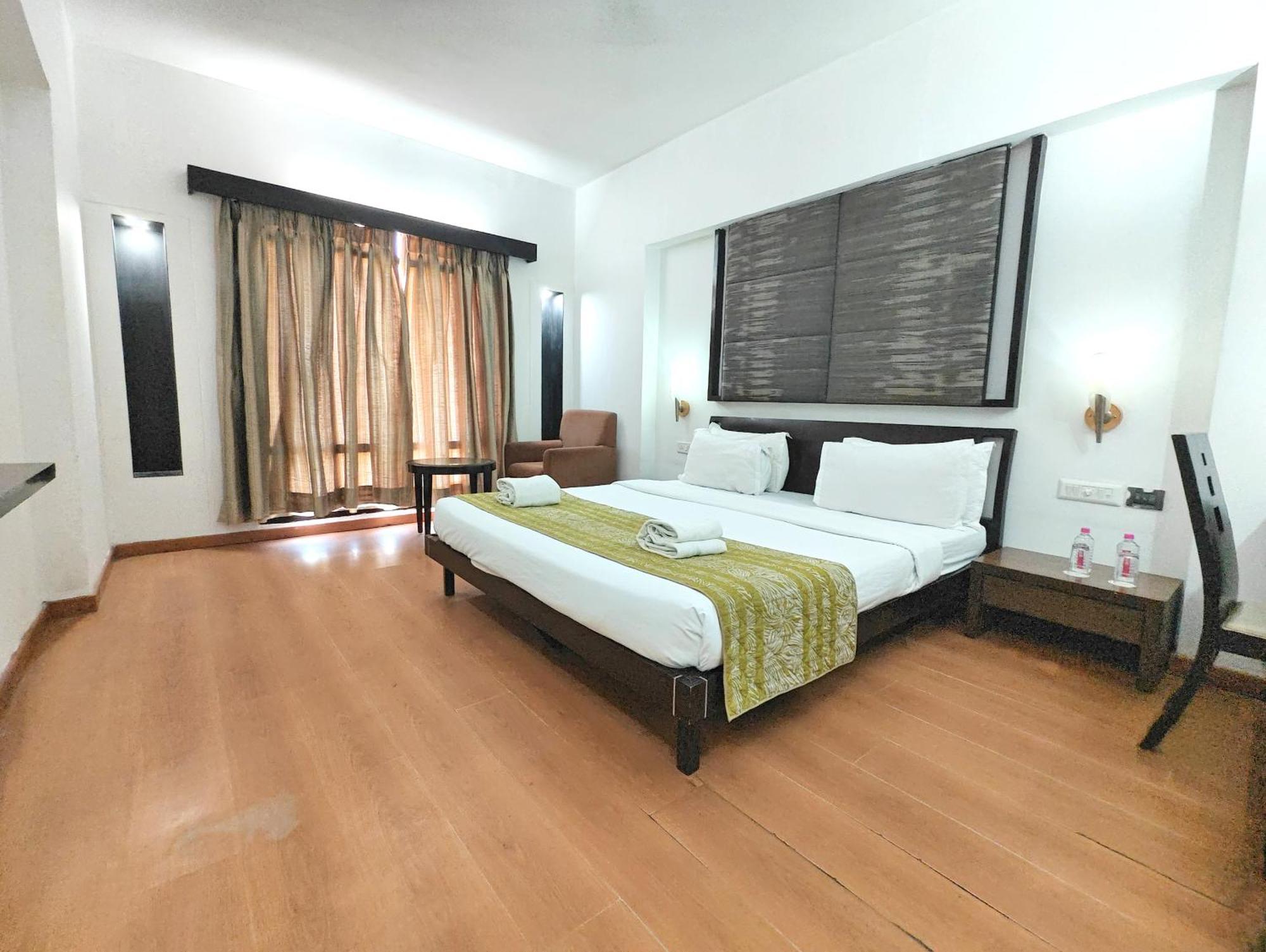 The Sky Imperial, Gandhinagar Hotel Exterior foto